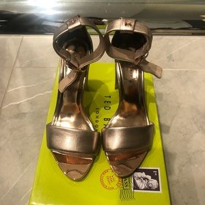 NEW Ted Baker Heels-champagne & rose gold hardware